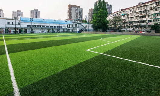 南京第一中学400米混合型跑道和11人制标准足球